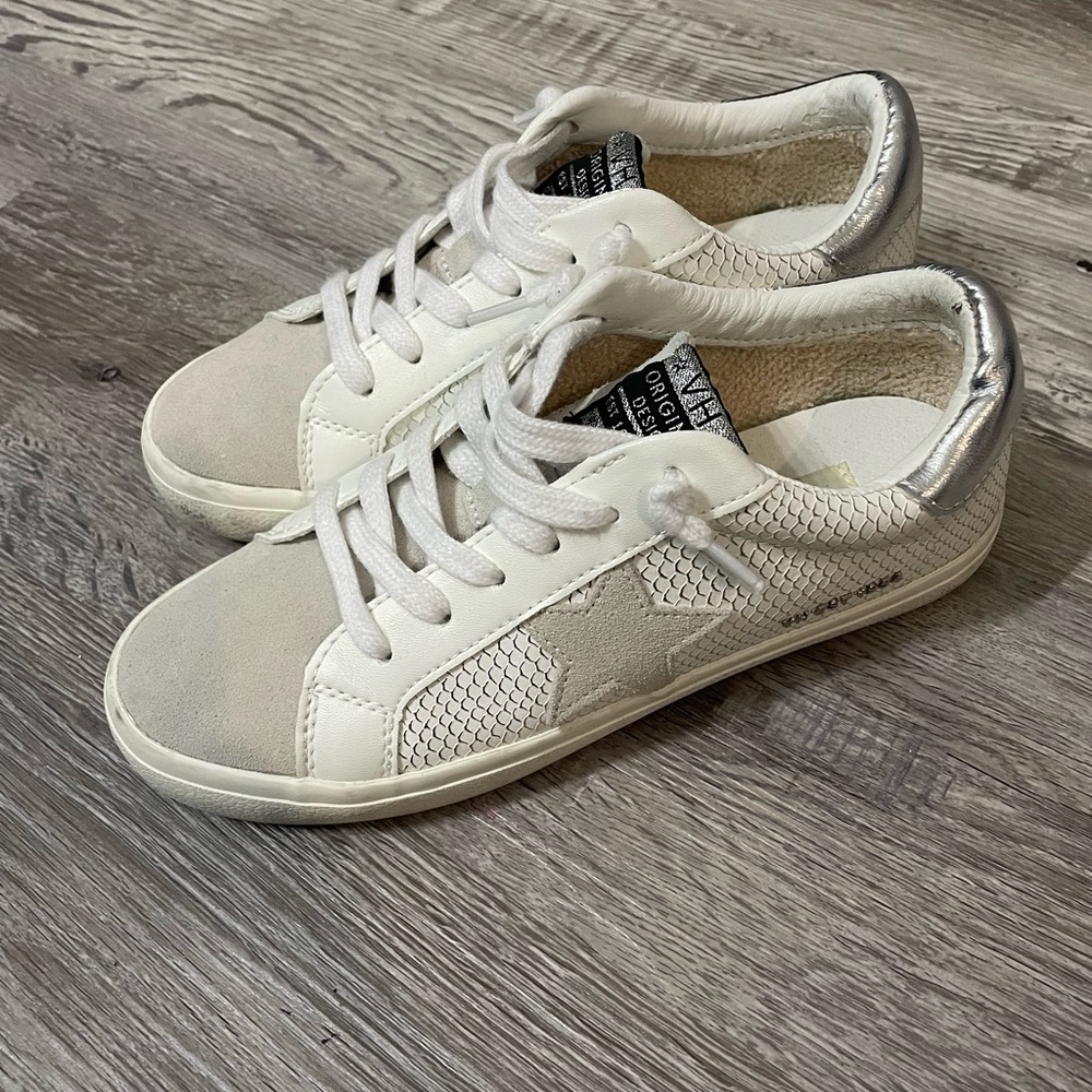 Vintage Havana White and Silver Sneakers